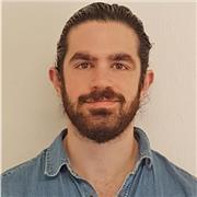 Professore universitario di Reno Unito con dottorato insegna inglese con metodologie moderne